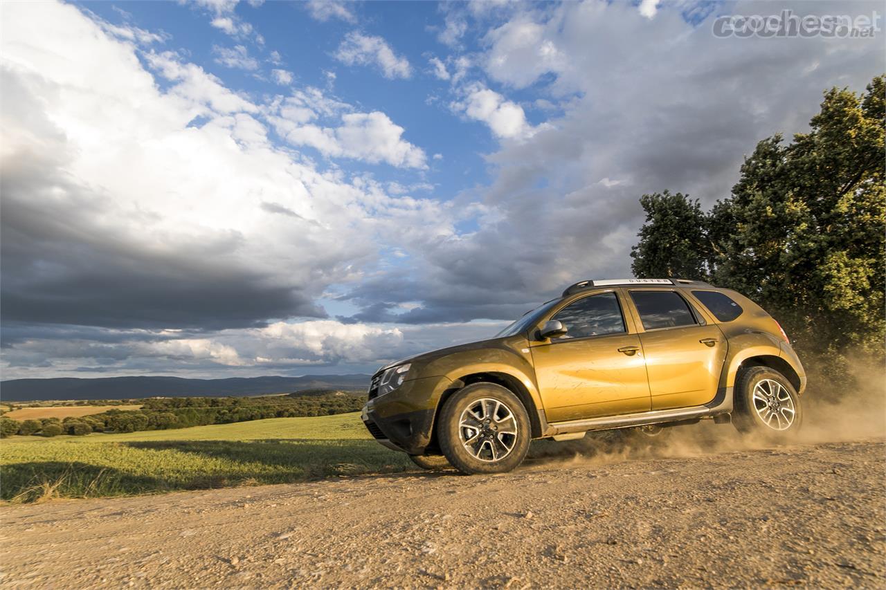 No sólo vale para hacer pistas. El Dacia Duster tiene una capacidad de franqueo notable gracias a su transmisión, su buen altura libre y su peso.