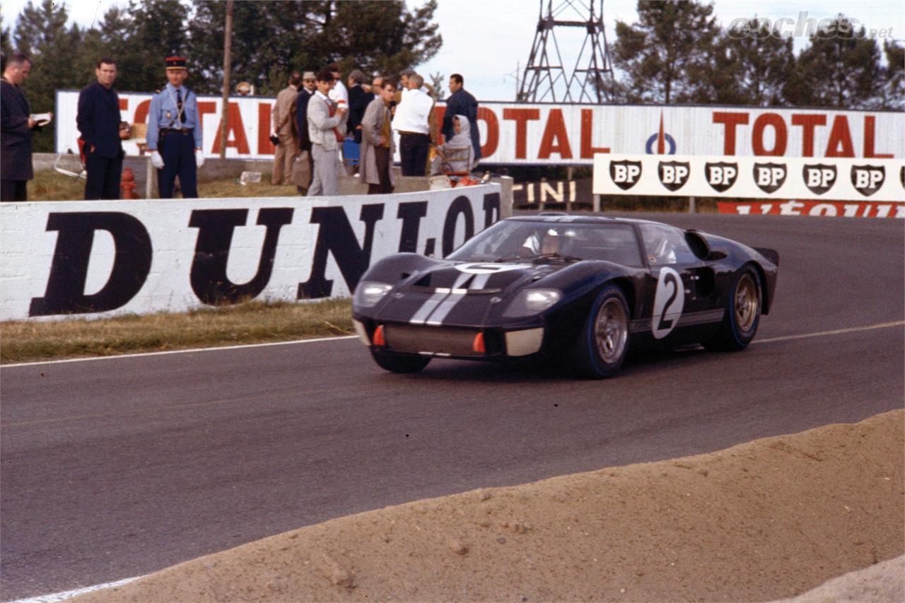 El Ford GT40 fue un modelo creado para ganar a Ferrari en las 24 Horas de Le Mans.