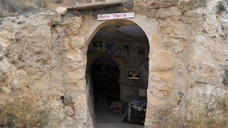Entrada a una de las casas cueva rehabilitadas