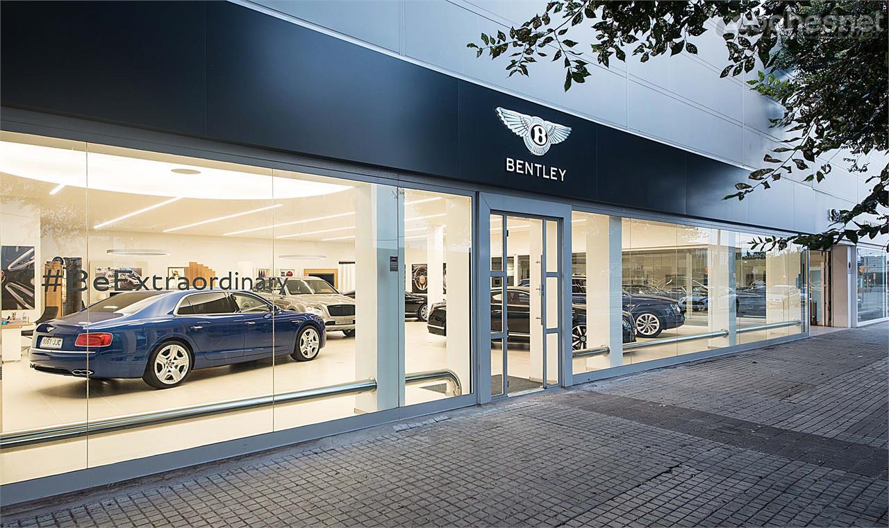 La concesión Bentley Barcelona está ubicada en el número 10 del Paseo de la Zona Franca de Barcelona.