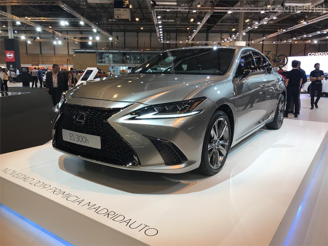 El Lexus ES 300h o como tener un LS a mitad de precio. Este nuevo modelo sustituirá próximamente al GS, otro modelo que puede obtenerse ahora a buen precio.