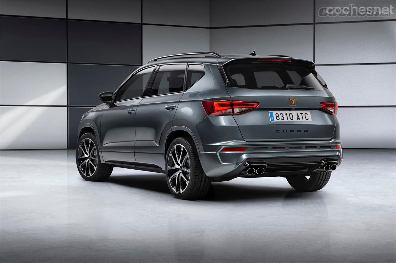 Su llamativa línea de escapes permite distinguirlo fácilmente del Seat Ateca. Eso y su logotipo.