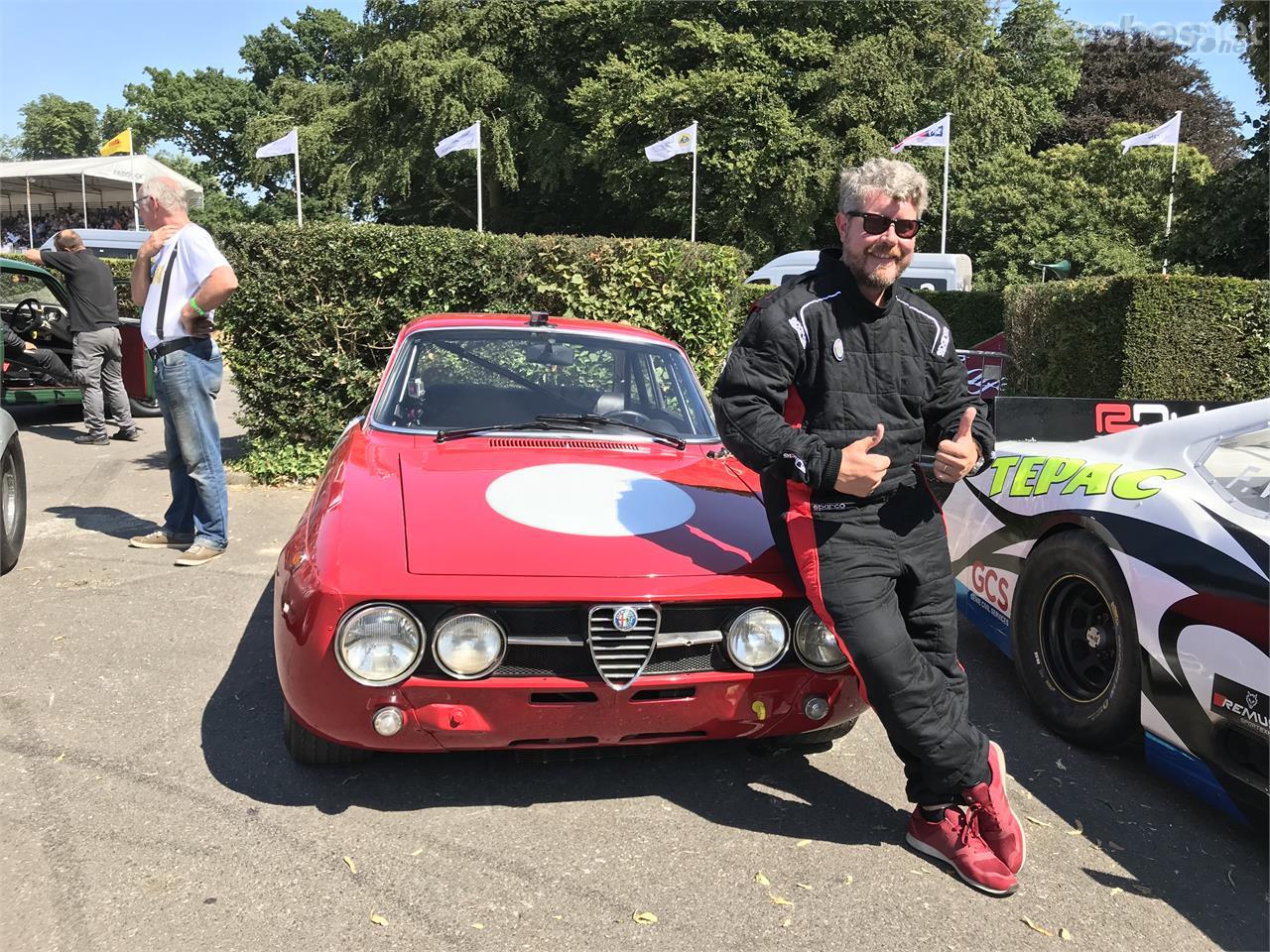 Cuando te confirman que podrás hacer la subida en cuesta del Festival of Speed al volante de un coche de carreras.