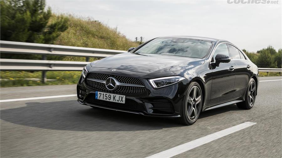 El Mercedes-Benz CLS se acaba de actualizar y llega a su tercera generación con una nueva estética, entre otras cosas. 