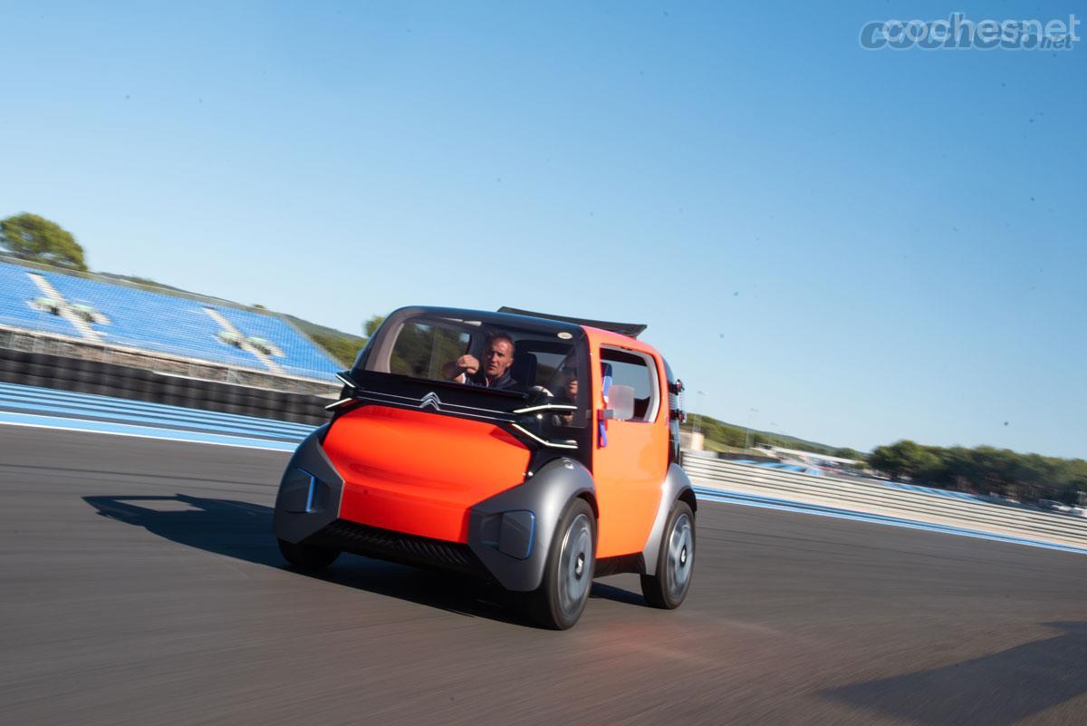 El Citroën Ami One es 100% eléctrico y se comunica con el conductor.