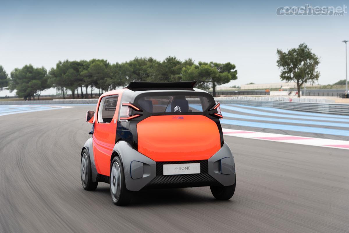 Probamos el Citroën Ami One en el circuito pero no pudimos pasar de 30 km/h.