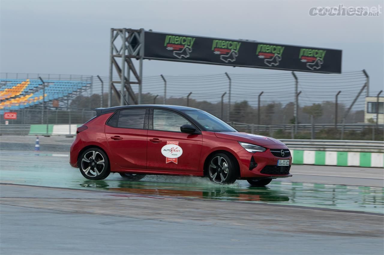 Las pruebas en el paddock permitieron comprobar el funcionamiento de los elementos de seguridad de los coches.