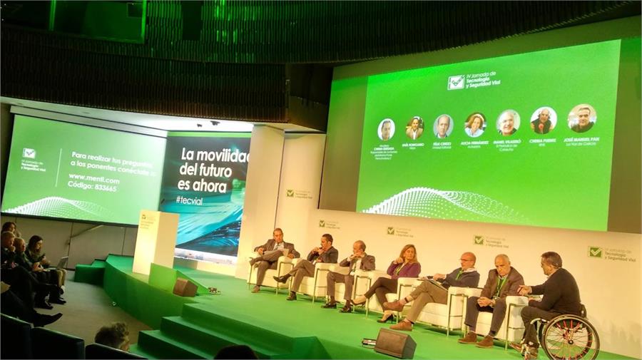 Mesa de debate sobre el papel de los medios de comunicación en la IV Jornada de Tecnología y Seguridad Vial celebrada en Madrid.