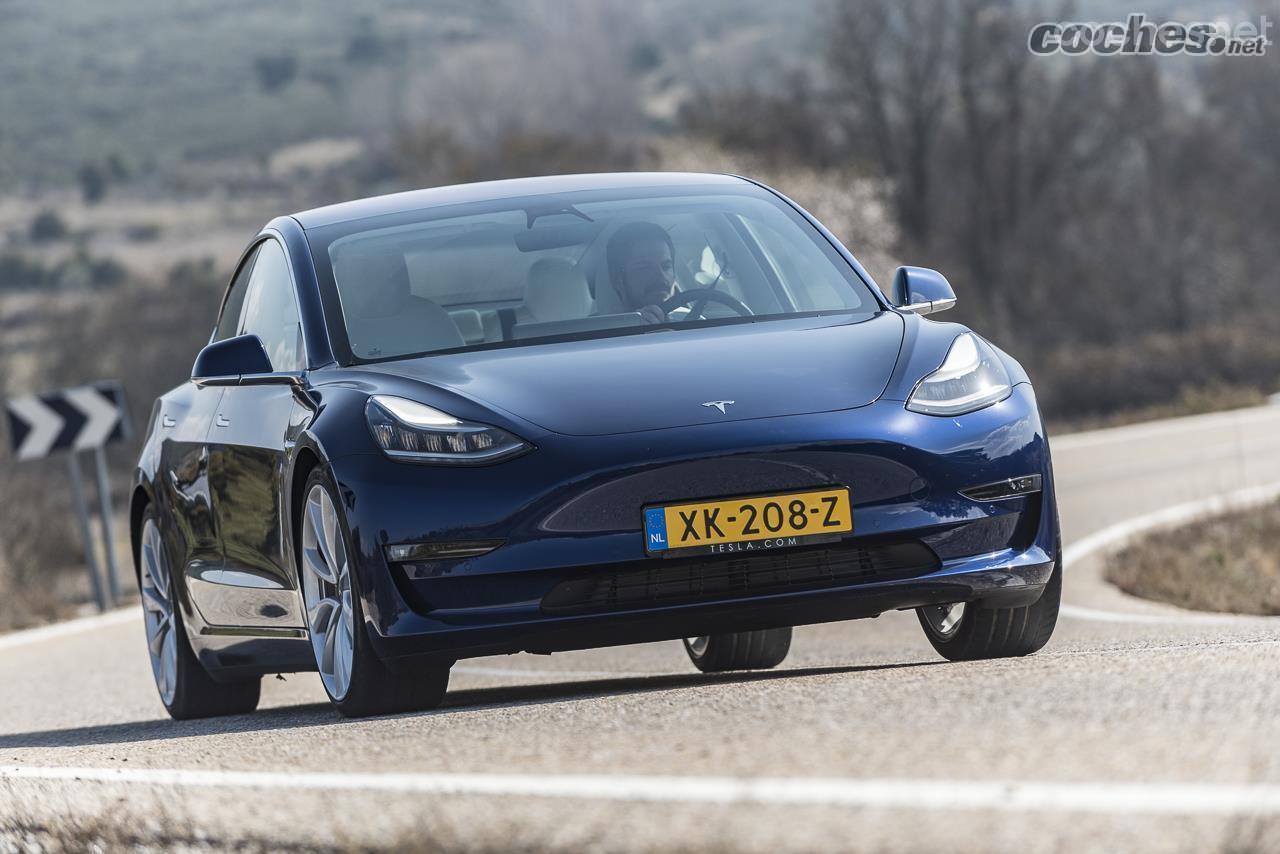 El nuevo Tesla Model 3 fue el modelo eléctrico más vendido el pasado mes de marzo. Homologa una autonomía de 530 km.