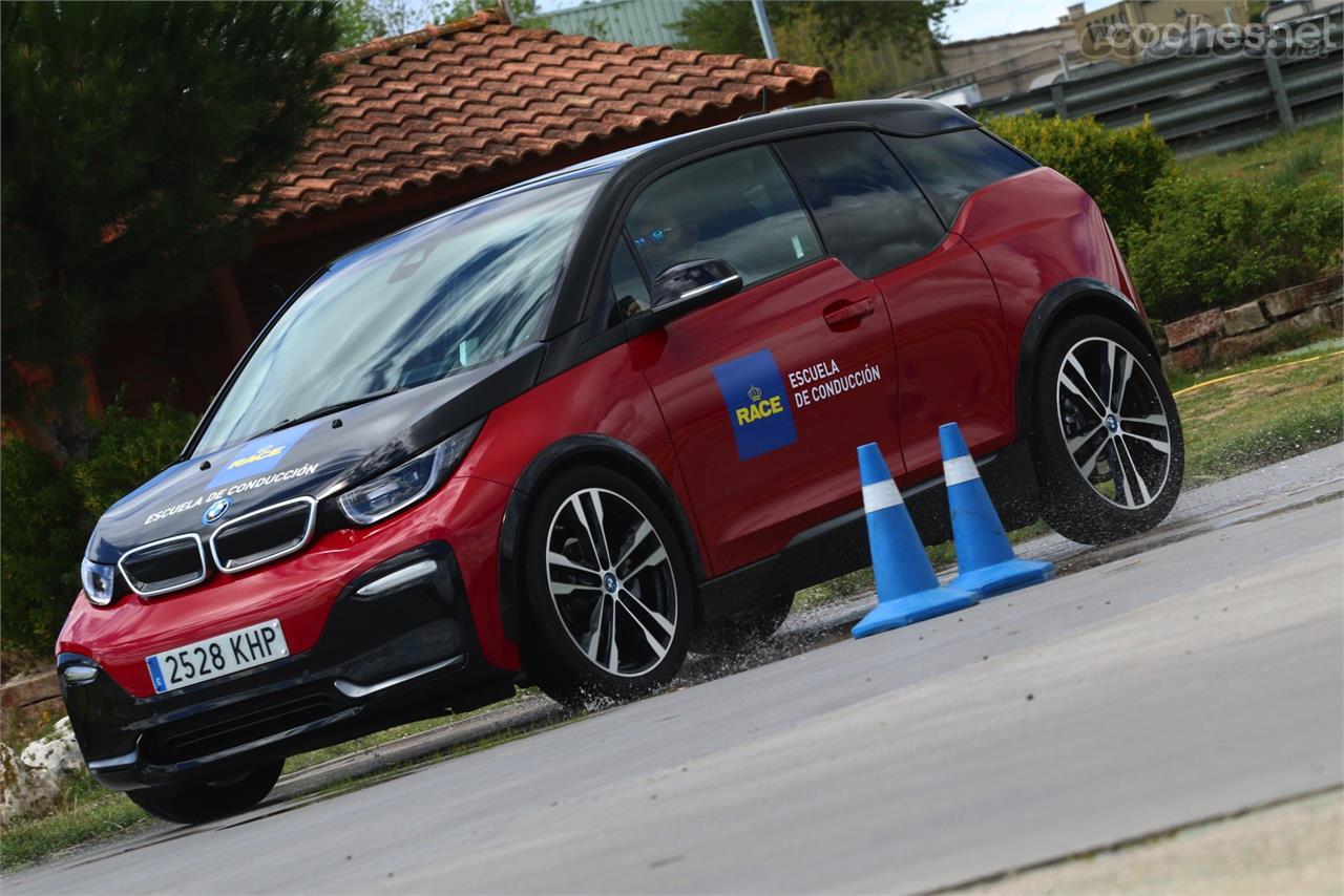 Los cursos se empiezan a realizar a partir de junio en el circuito del Jarama, en Madrid.