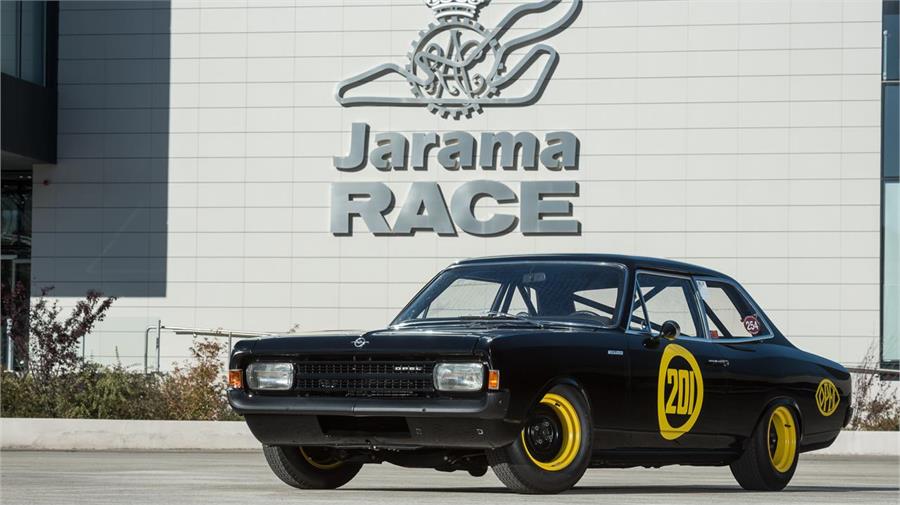 El Opel Rekkord C "Viuda Negra" cosechó varios éxitos en competición a finales de los años sesenta. Uno de sus pilotos fue Nikki Lauda.
