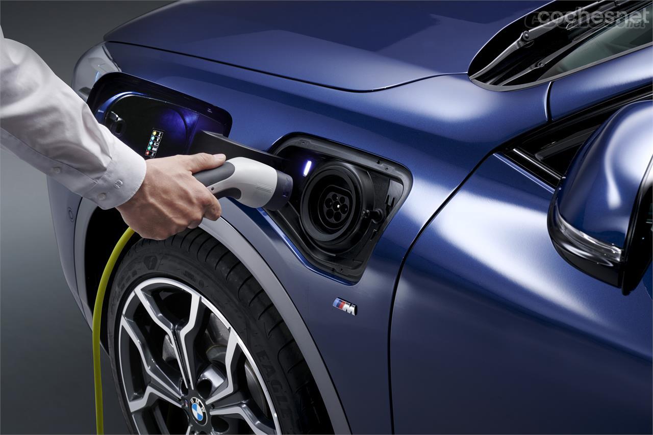 BMW apuesta fuerte por los híbridos enchufables como vehículos de transición hacia un futuro con modelos eléctricos puros y propulsados por hidrógeno.