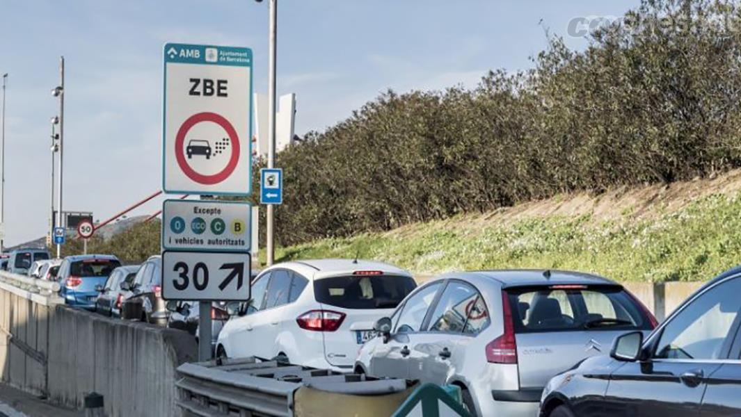 El Ayuntamiento de Barcelona aplaza temporalmente la entrada en vigor del régimen sancionador de la zona de bajas emisiones.