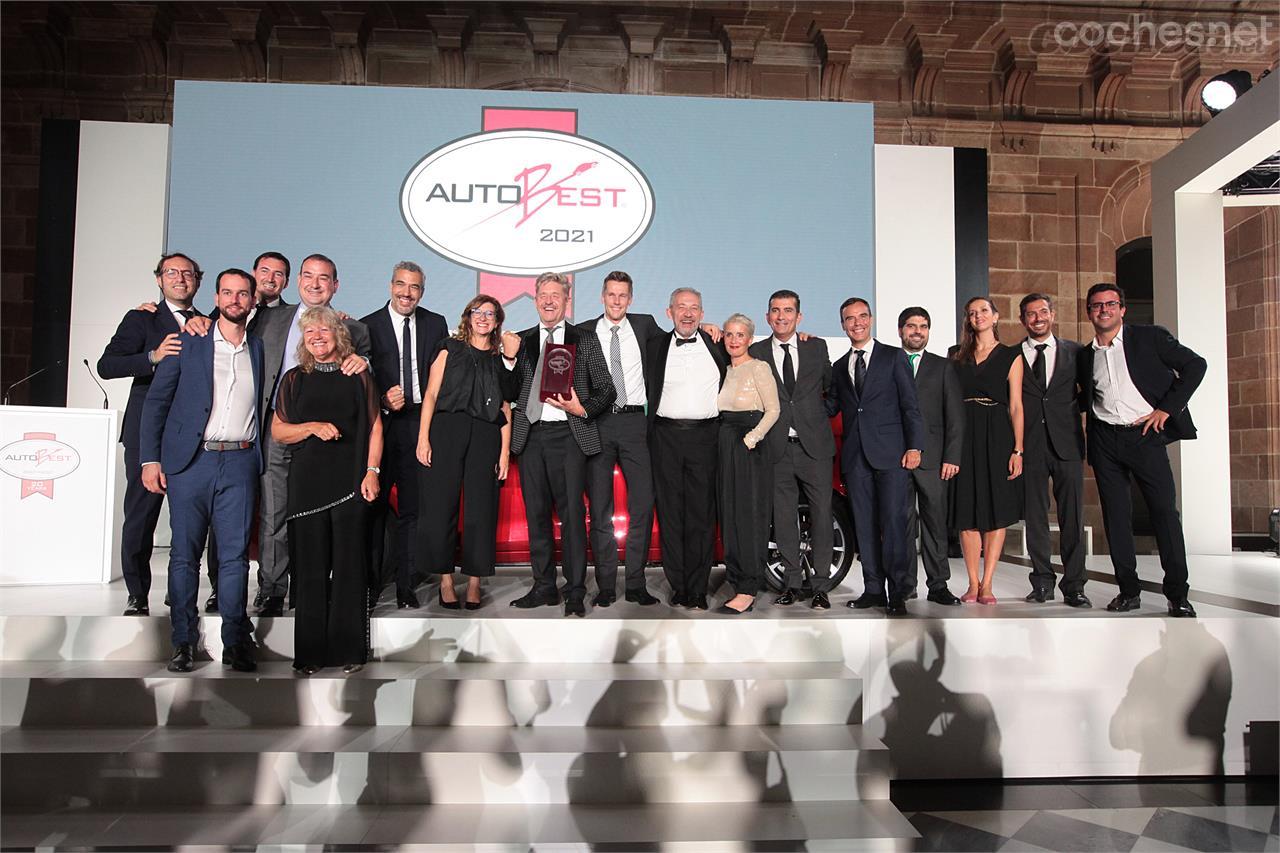 El equipo de Seat responsable del lanzamiento del nuevo Seat León, premios Best Buy Car in Europe 2021"