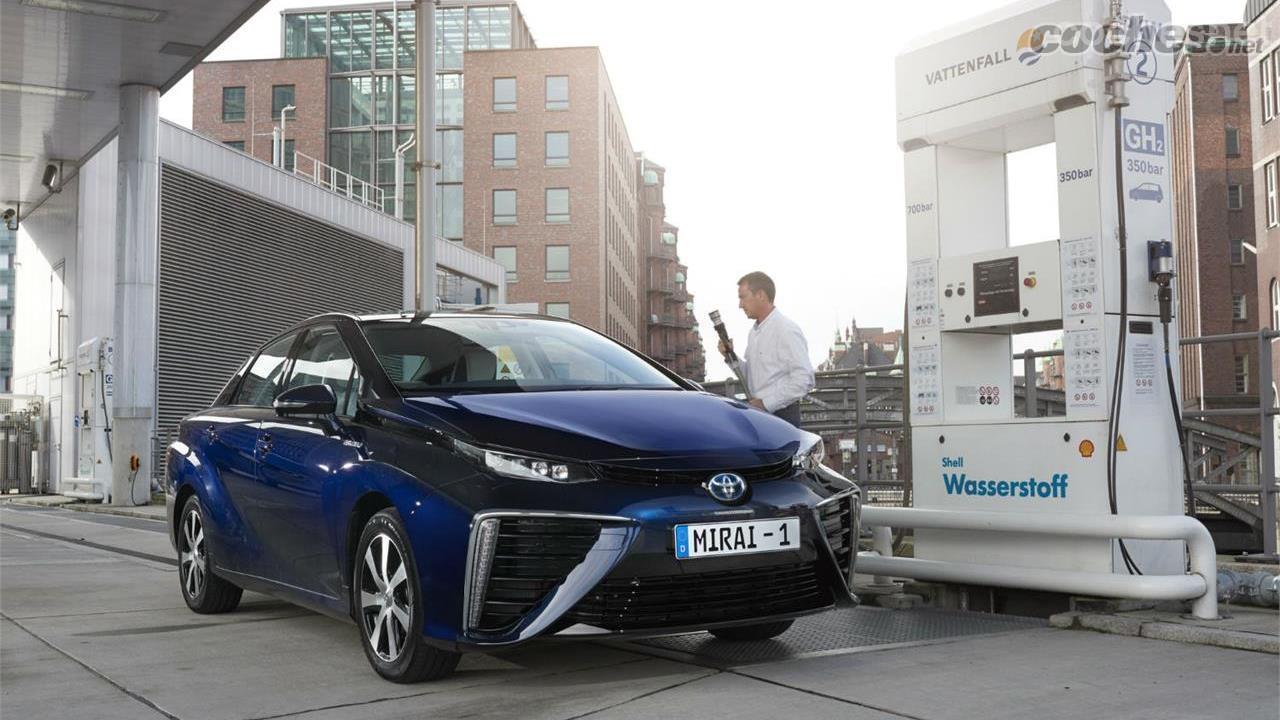 El Toyota Mirai de segunda generación está disponible para particulares desde 65.000 euros.