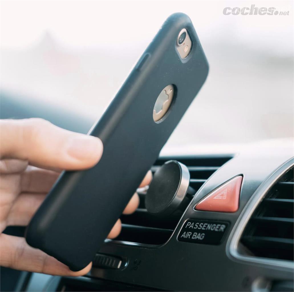 Las ventajas de los soportes para el móvil en el coche