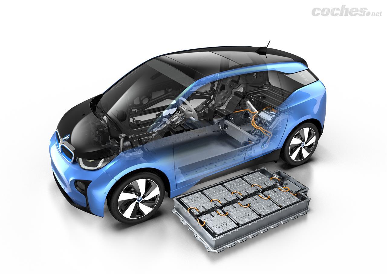 ¿Por qué los coches eléctricos se pasan a la tracción trasera?