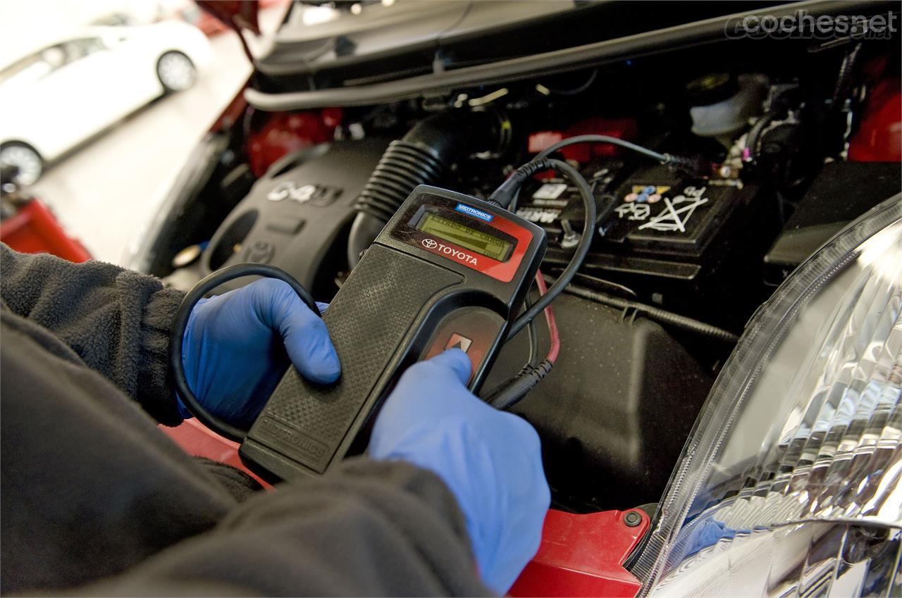 Para el mantenimiento de un coche eléctrico, es necesario contar con profesionales cualificados y herramientas específicas.