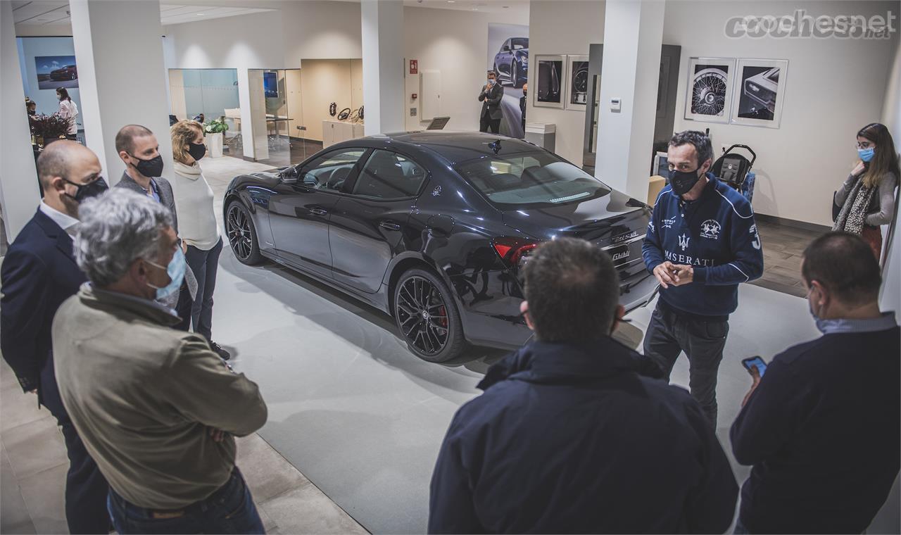 El Maserati Ghibli Hybrid sustituye a la versión diésel, ofreciendo mejores prestaciones y consumos similares. 