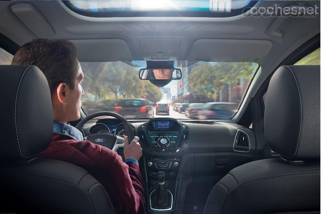 Contratar o no un seguro a todo riesgo va a depender del valor del coche, su antigüedad, el uso que le vamos a dar al vehículo y de nuestra capacidad económica. 