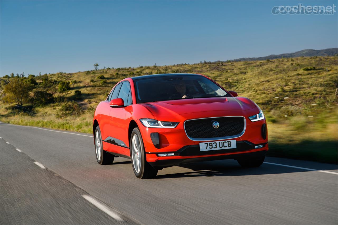 El Jaguar i-Pace dejará de estar solo muy pronto. La marca virará hacia una electrificación completa en los próximos años.