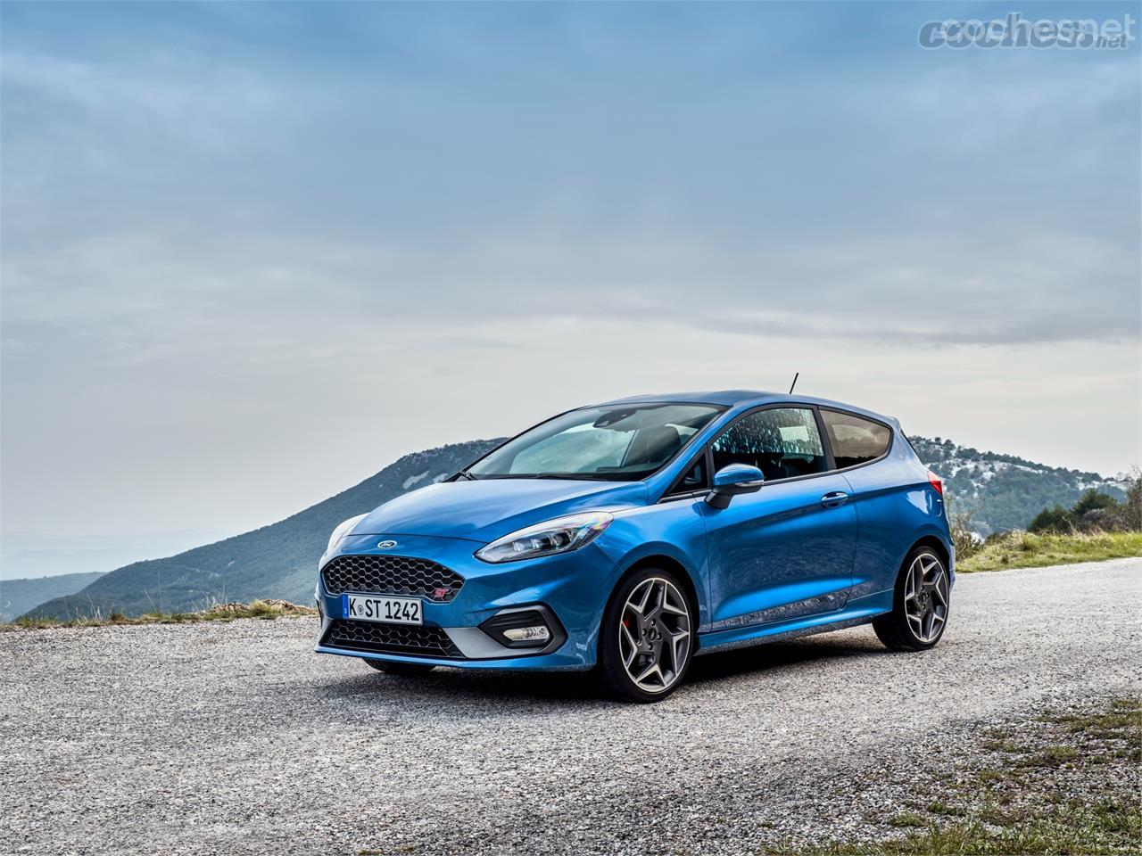 El Ford Fiesta ST es de los pocos deportivos del segmento B que siguen a la venta y ofrece mucha potencia a un precio competitivo.