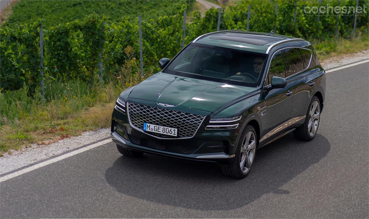 El Genesis GV80 es un SUV de lujo de hasta siete plazas disponible, inicialmente, en versiones gasolina y diésel, siempre con tracción integral y cambio automático.