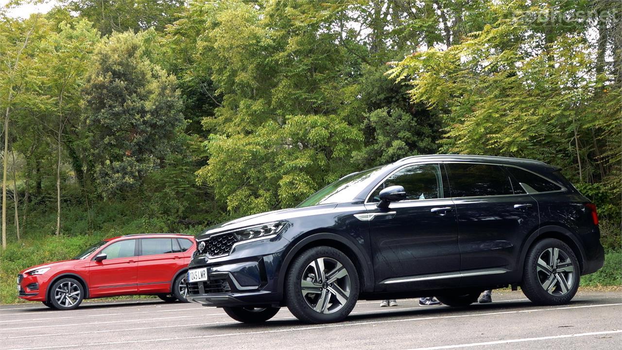 El Kia es más grande, por dentro y por fuera, y además tiene un aspecto de coche americano bastante chulo. El Tarraco... es un Seat.