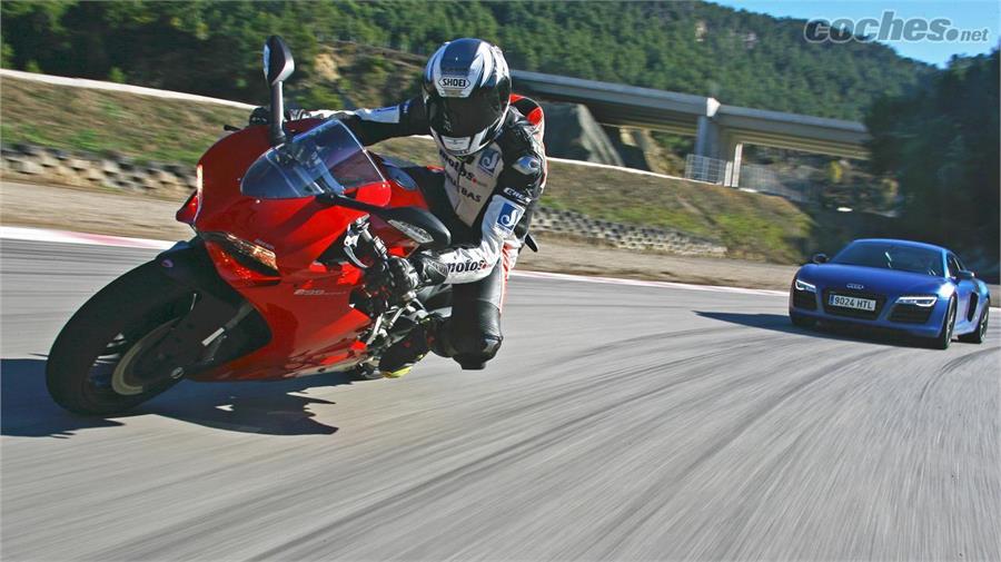 n circuito con una moto deportiva podemos llegar a 15 l/100 km y con un supercoche más de 40 l/100 km.