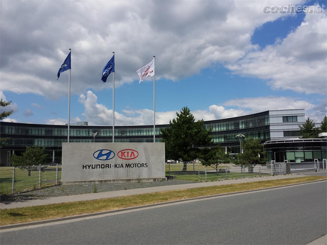 Cuarteles generales del Grupo Hyundai-Kia- Los coreanos pretenden lanzar su marca premium Genesis en Europa y crear la línea Ioniq para sus coches eléctricos.