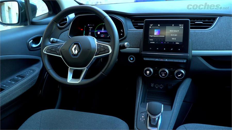 El nuevo interior del Renault Zoe mejora los materiales empleados y la sensación de calidad aumenta.