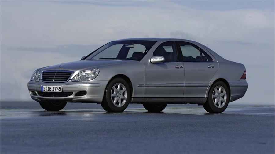 Ahora en coches.net hay anunciados más de 600 Mercedes-Benz Clase S a partir de 1.500 euros.