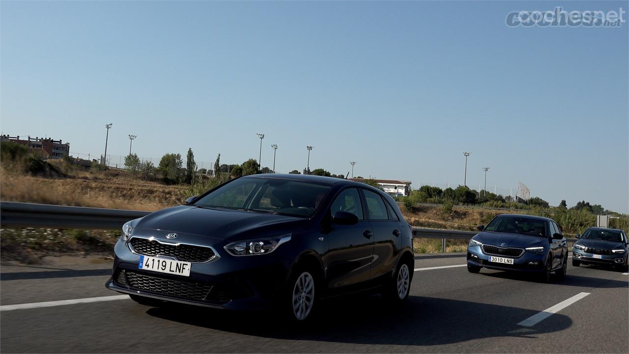 Los tres son coches blandos pensados para todos los públicos. El Tipo es el más cómodo, el Scala en modo Sport es el más dinámico y el mejor es el Kia Ceed, a medio camino.