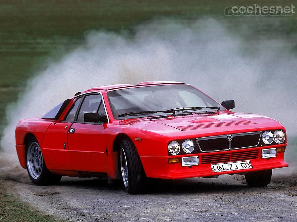 Entre 1982 y 1983 Lancia fabricó 207 unidades del 037 Stradale, la versión de calle necesaria para homologar el modelo de competición según la normativa Grupo B.