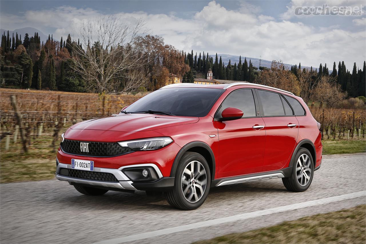 El nuevo Fiat Tipo SW Cross RED combina las características de este acabado en color rojo con la nueva carrocería Cross familiar.