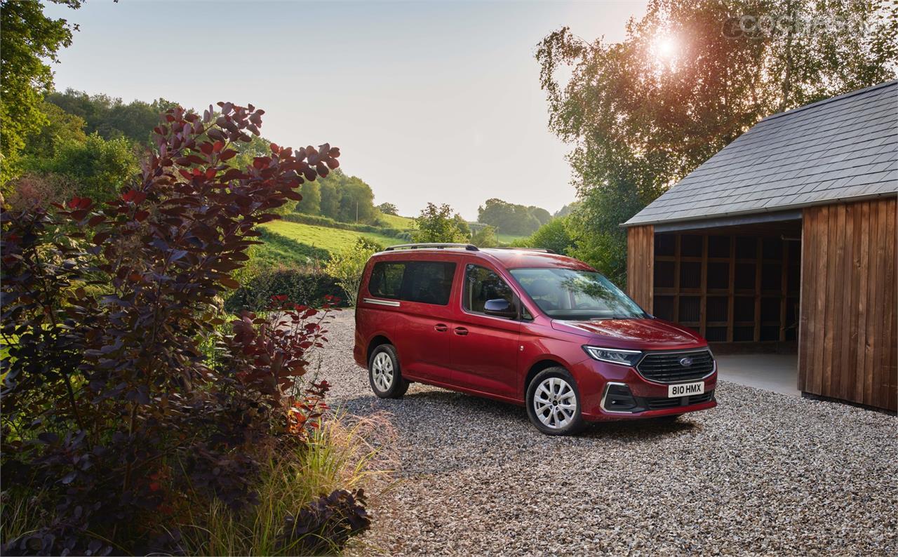 Ford se ha asociado con Volkswagen para repartir gastos. El nuevo Tourneo Connect es un Caddy con morro Ford.