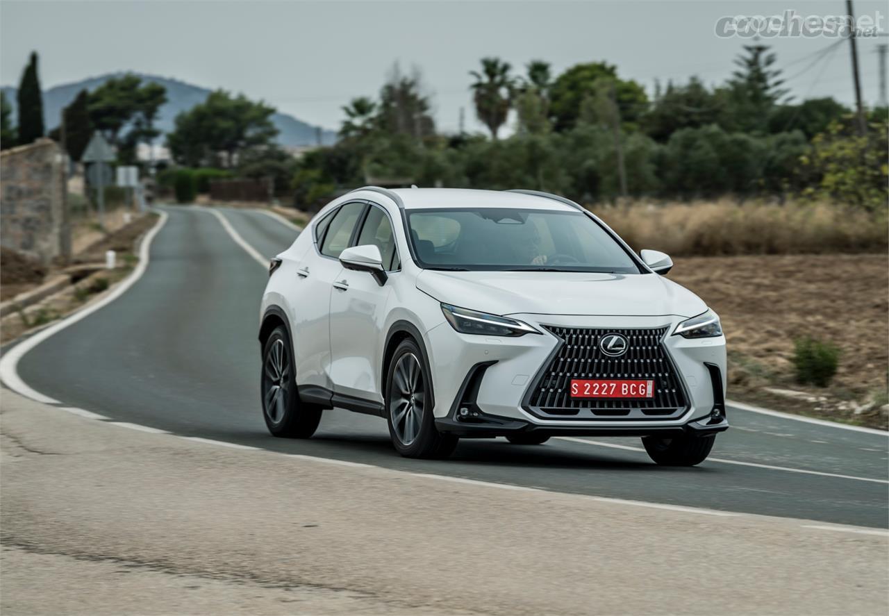 La segunda generación del Lexus NX será el primer Lexus PHEV.