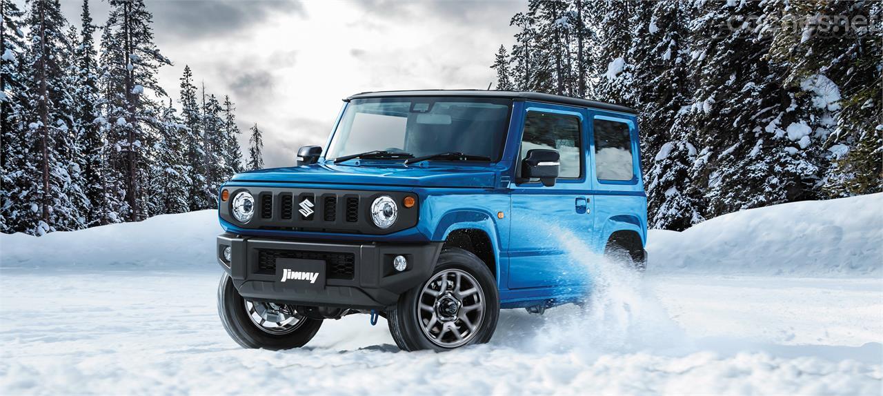 Sin parachoques prominentes y sin los pasos de rueda añadidos, el Jimny se convierte en un kei car, con sus 64 caballazos y sus 660 c.c.