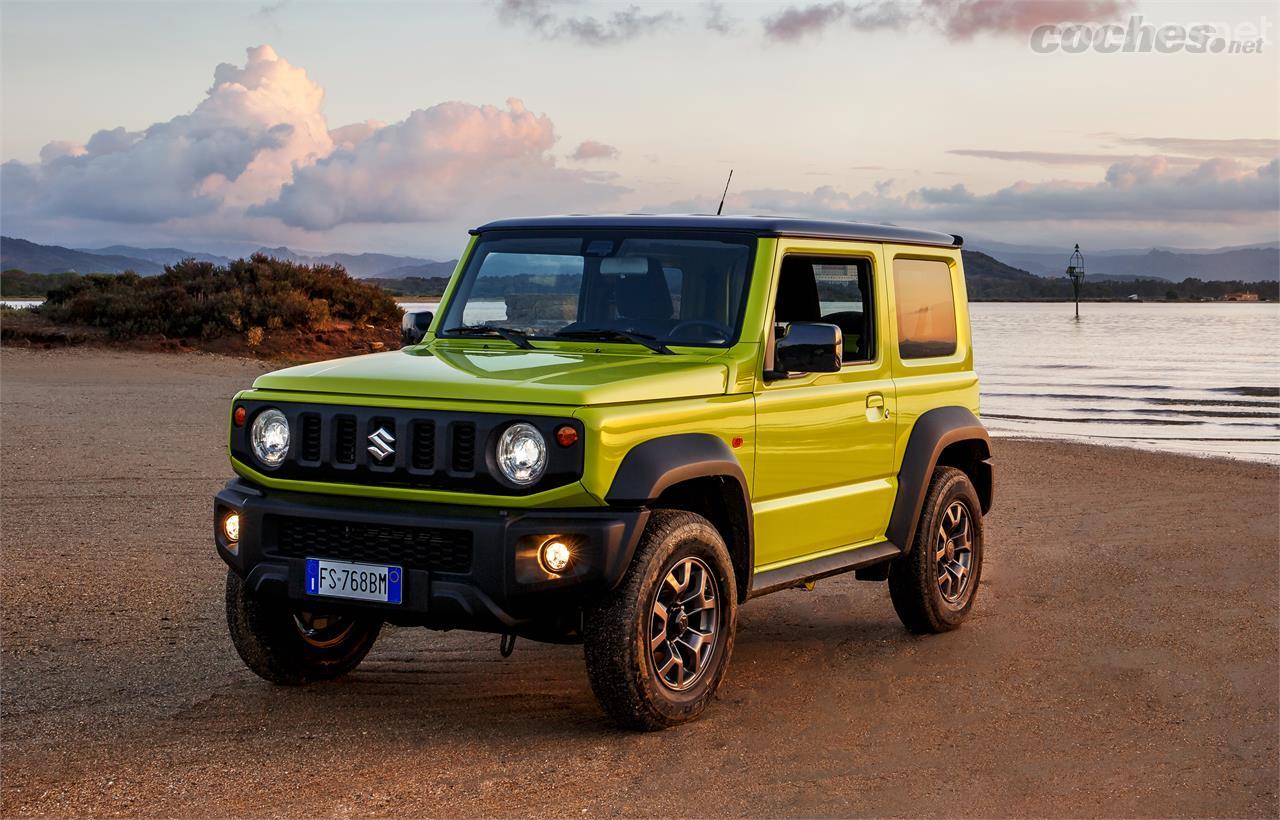 El Suzuki Jimny es la opción más versátil en cuanto a uso en ciudad y campo, sobre todo por sus reducidas dimensiones. Mide 3,48 metros.