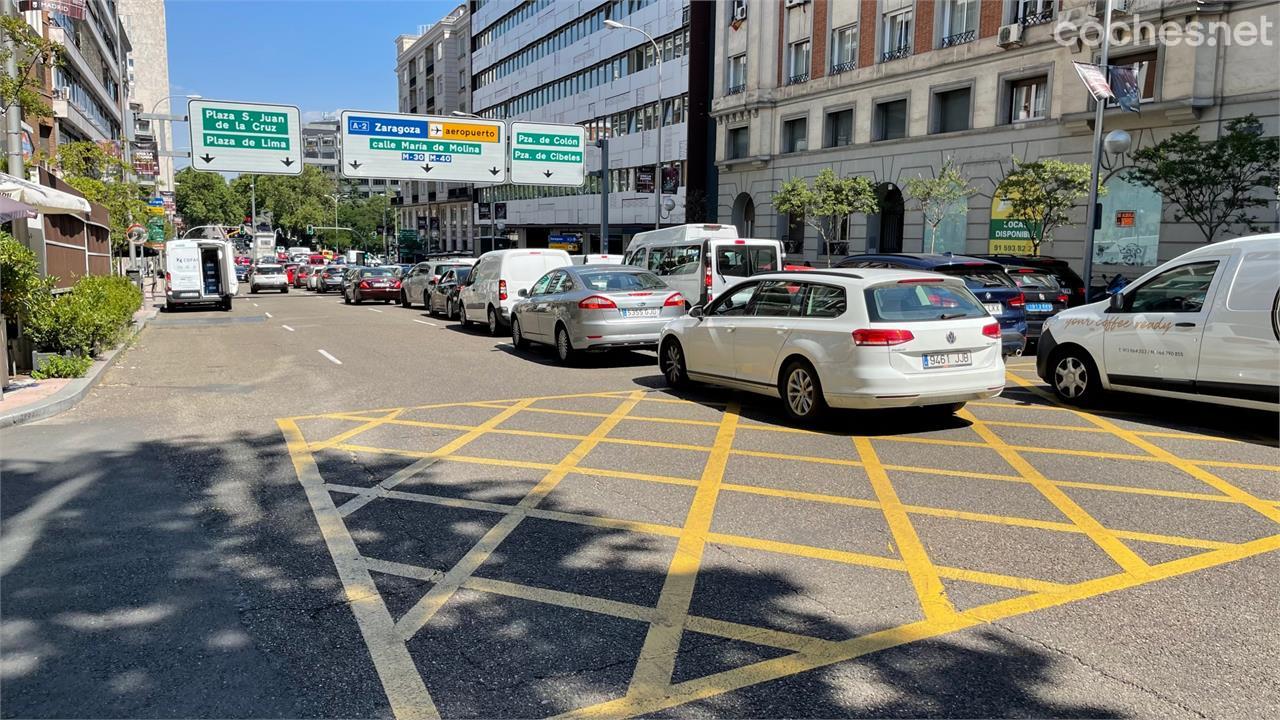 El paisaje de las ciudades cambiará radicalmente en los próximos años, aunque los coches de combustión deberían poder seguir circulando hasta 2050.