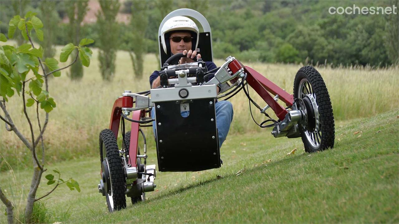 Esta cosa es el Swincar, un vehículo eléctrico de ocio matriculable que es lo más parecido a una araña que existe en el mercado.