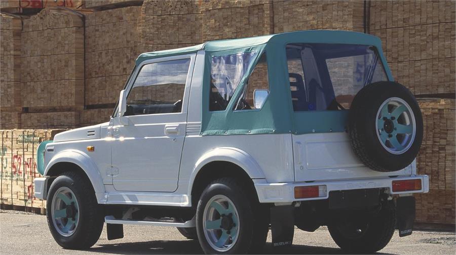 El Suzuki Samurai marcó una época, como vehículo original y único para ocio y uso todoterreno a partes iguales. 