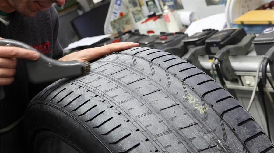 Por primera vez, la normativa europea regulará las emisiones de partículas contaminantes provenientes del desgaste de los neumáticos y de los equipos de frenado. 
