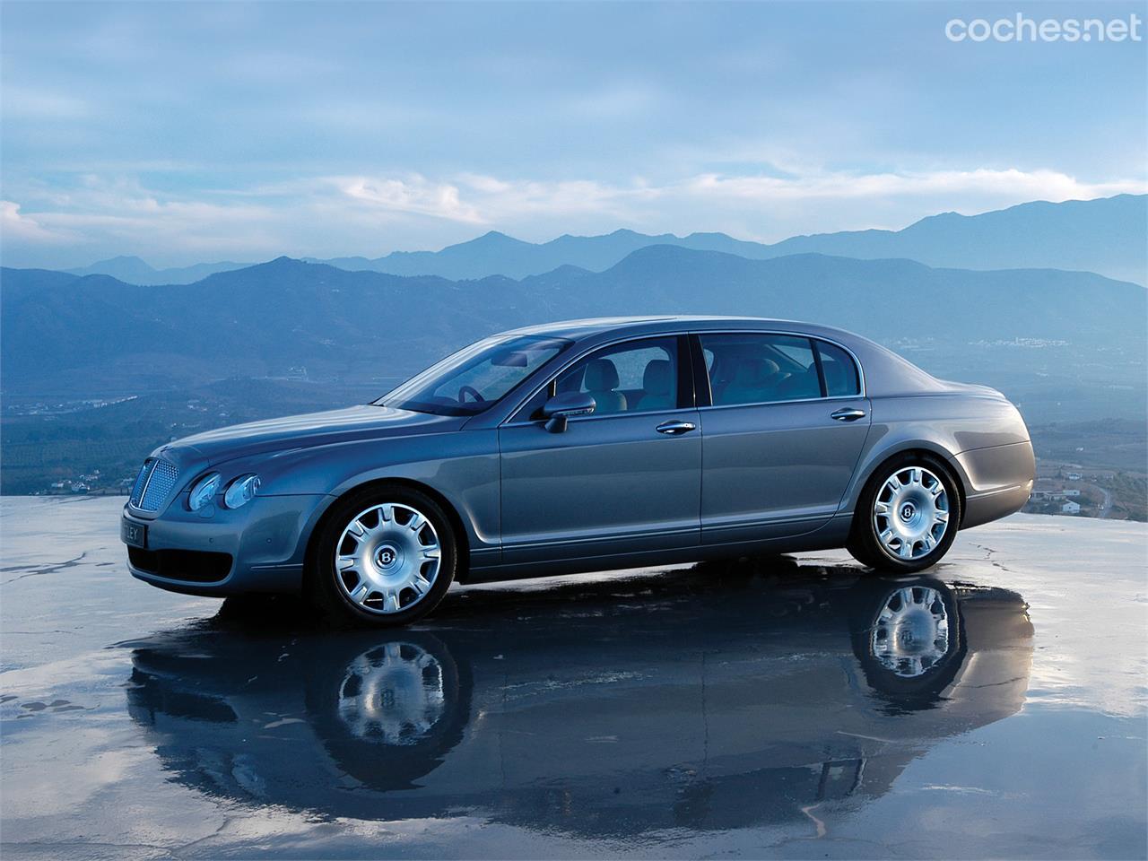 El Bentley Continental Flying Spur era una declinación de 4 puertas del Continental GT. 