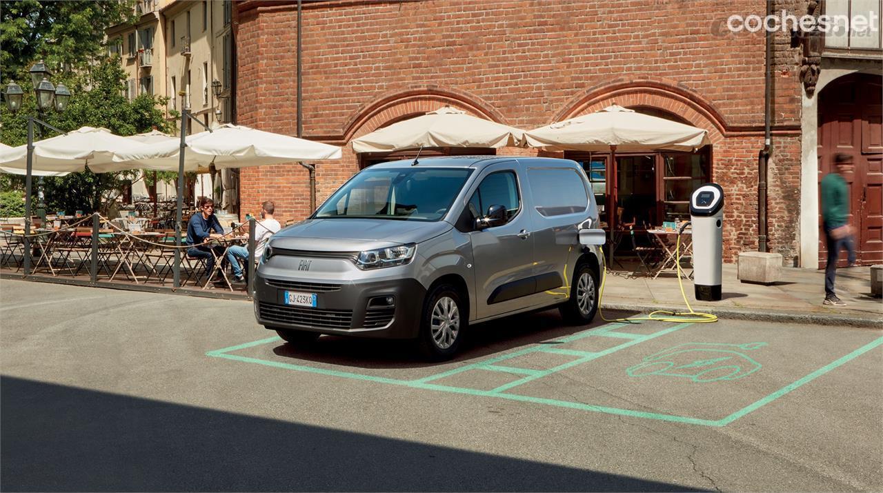 El Fiat e-Doblò tiene una versión turismo disponible en carrocería corta y 5 plazas que se añade a las variantes comerciales (en la imagen).