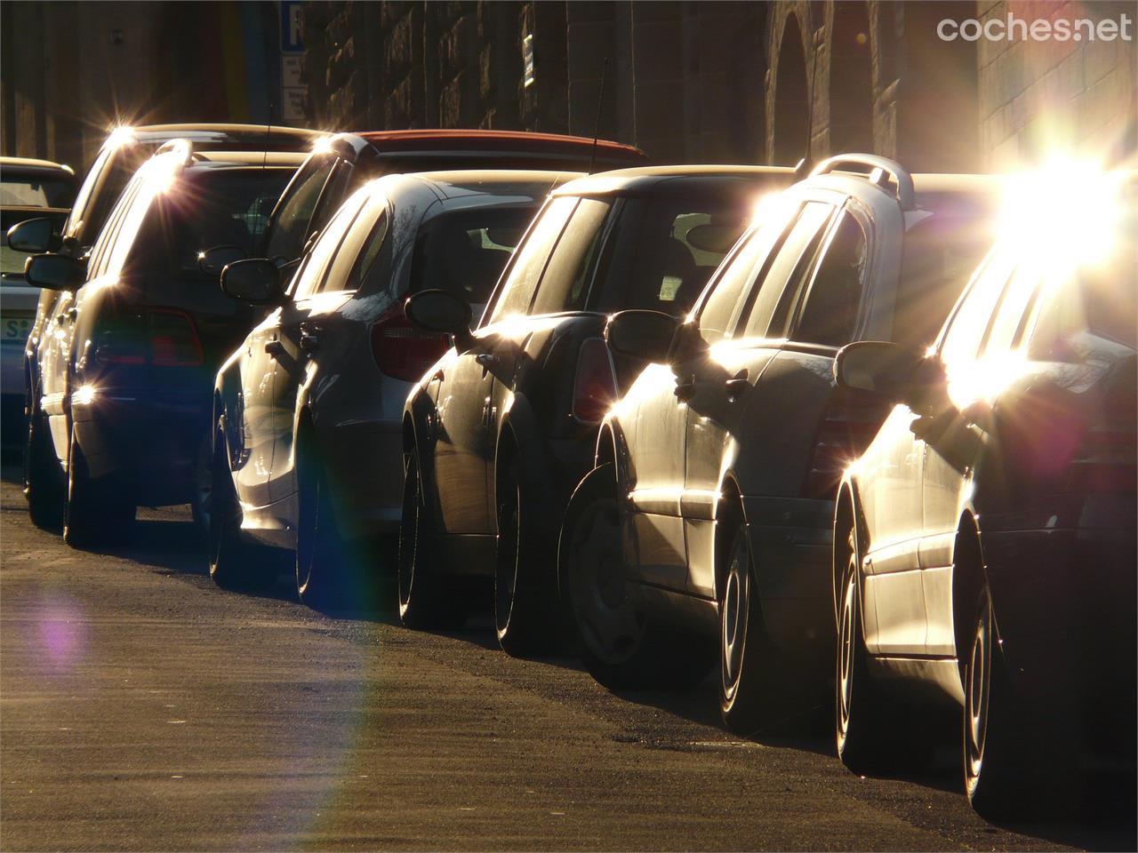 Cada ciudad tiene sus normas de aparcamiento y zonas de aparcamiento regulado. Comprueba donde dejas el coche para no llevarte sorpresas. 