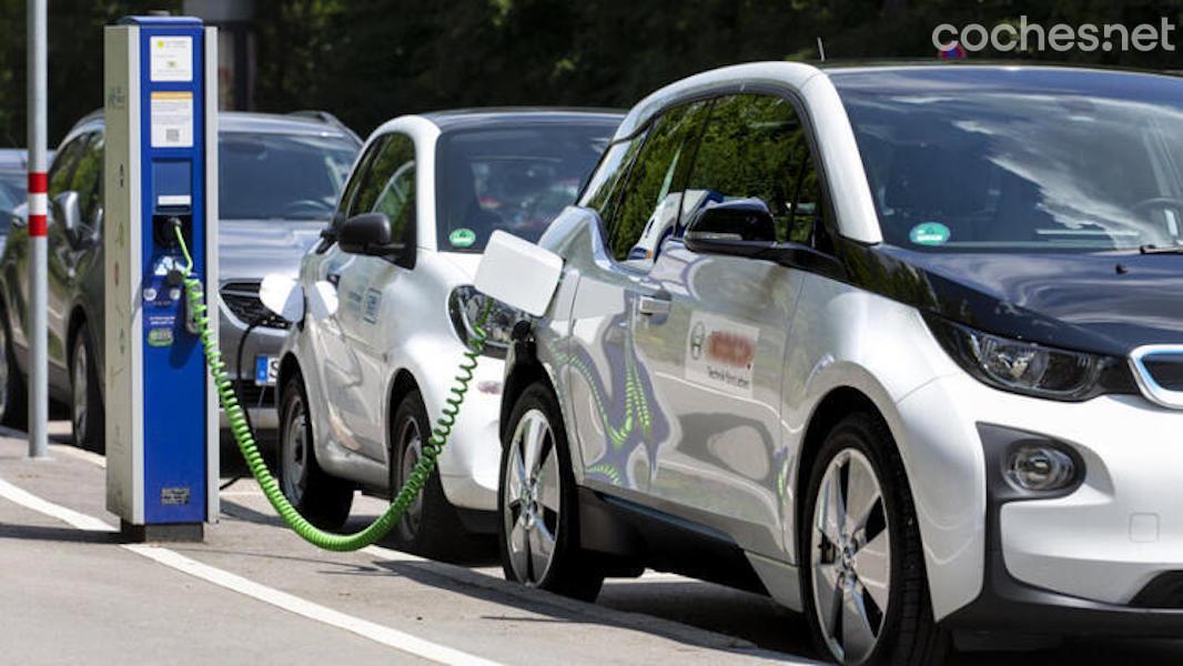 Los coches eléctricos son la alternativa propuesta para acceder sin problemas a estas ZBE, además del resto de vehículos electrificados. 