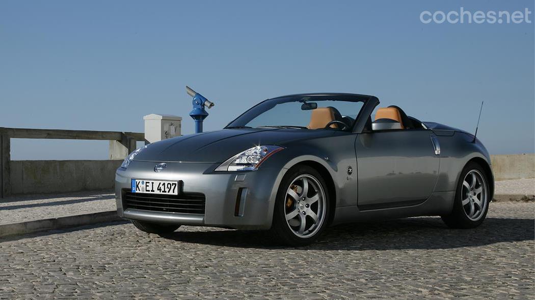 The Nissan 350Z Roadster is powered by a 3.5-liter V6 engine that produces 280 hp.