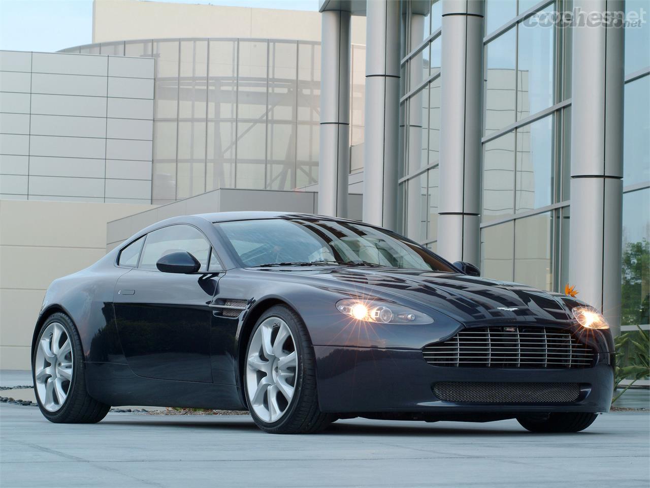 Henrik Fisker se hizo famoso por diseñar el Aston Martin V8 Vantage, uno de los deportivos más bonitos de las últimas décadas.