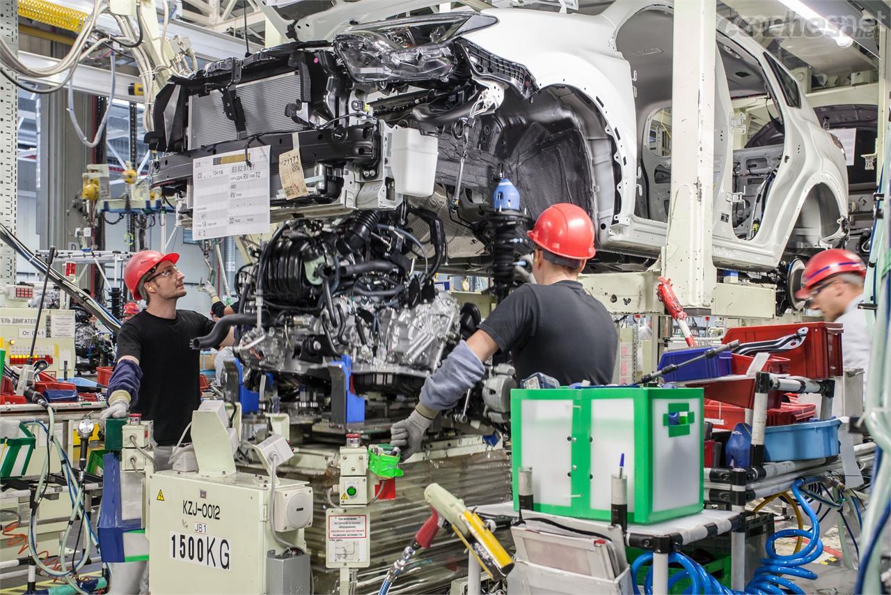 La planta de Toyota en an Petersburgo es una de las que ha tenido que parar su producción por falta de componente. El paro durará una semana como mínimo.